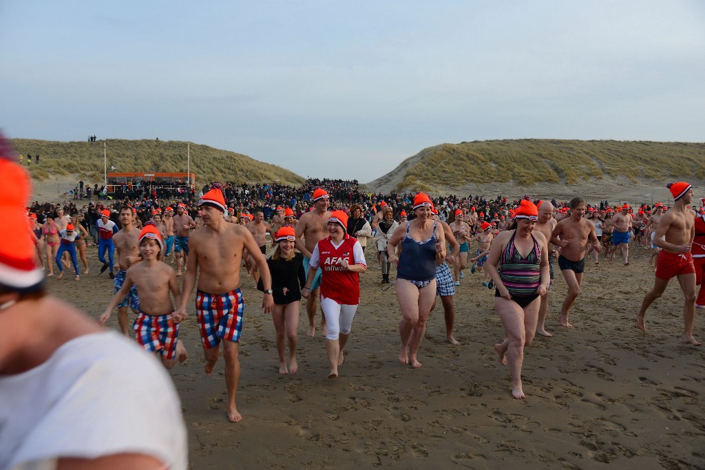 ../Images/Nieuwjaarsduik Nederzandt 2015 066.jpg